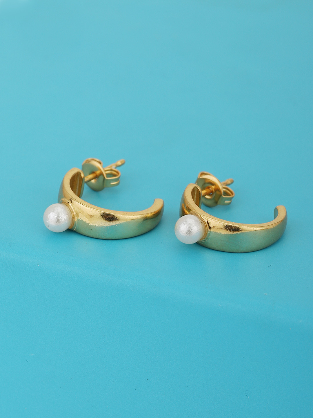 Carlton London 18Kt Gold Plated Classic Half Hoop Earrings with Pearl