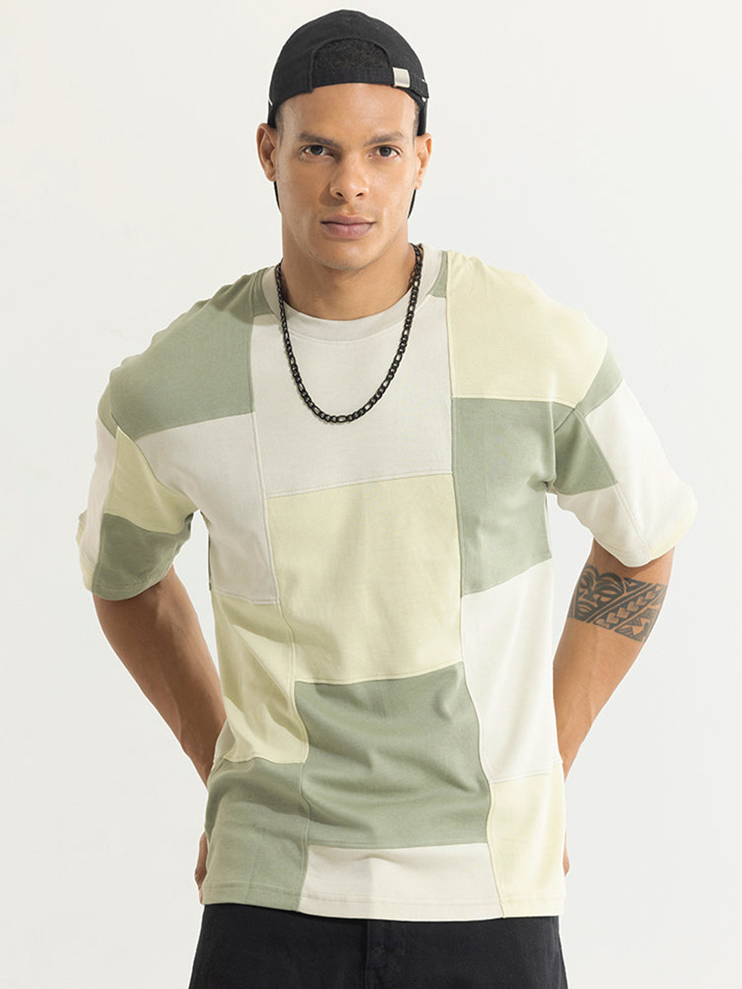 Snitch Men Green Striped Pockets Oversized T-shirt