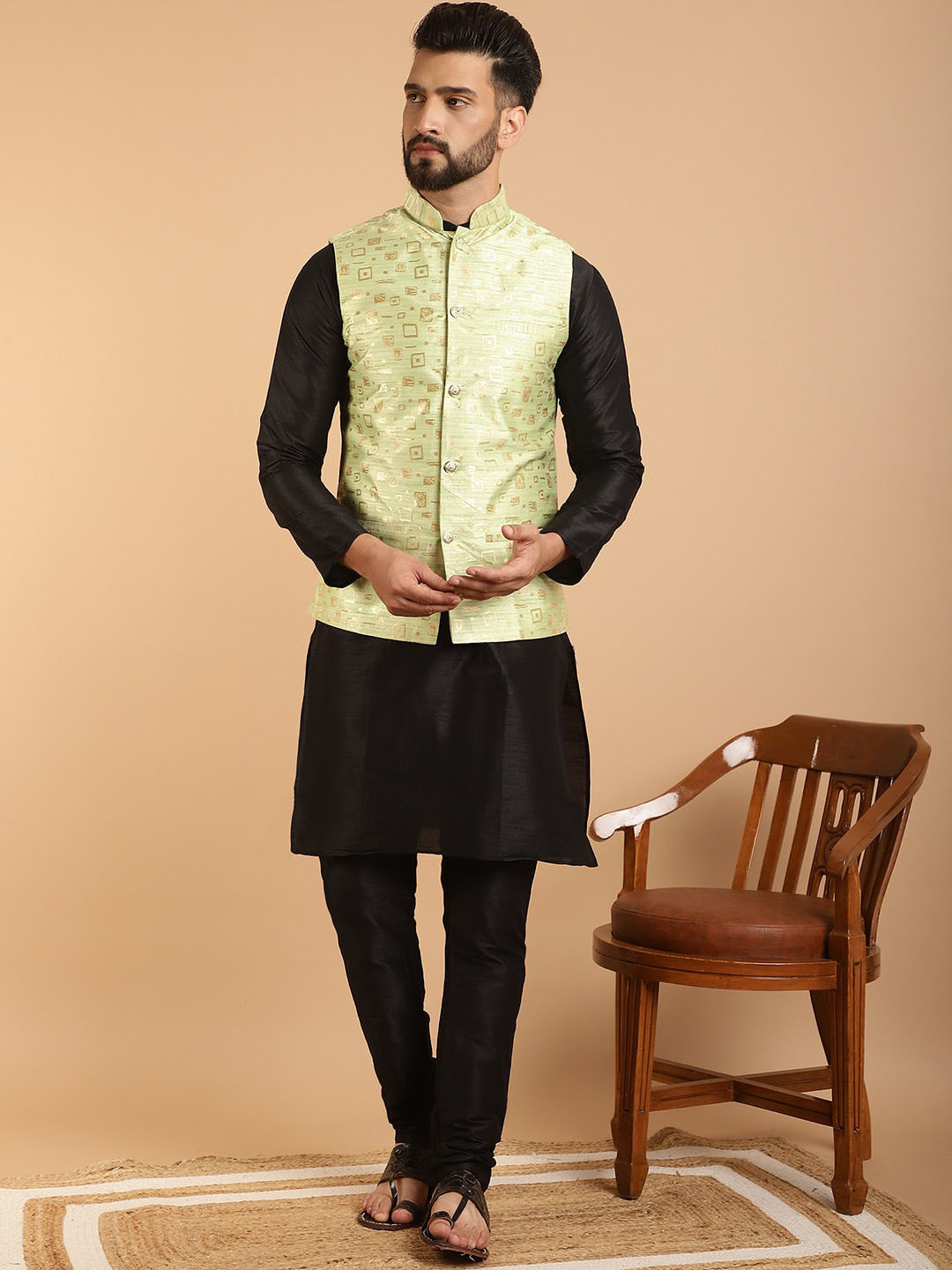 SOJANYA Band Collar Regular Kurta & Churidar With Nehru Collar