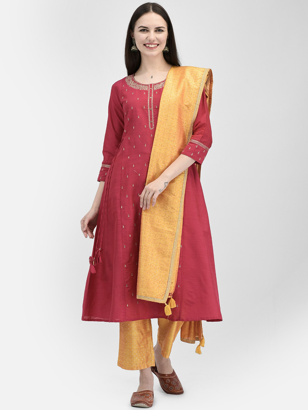 Span Ethnic Motifs Three Quarter Sleeves A-Line Thread Work Kurta