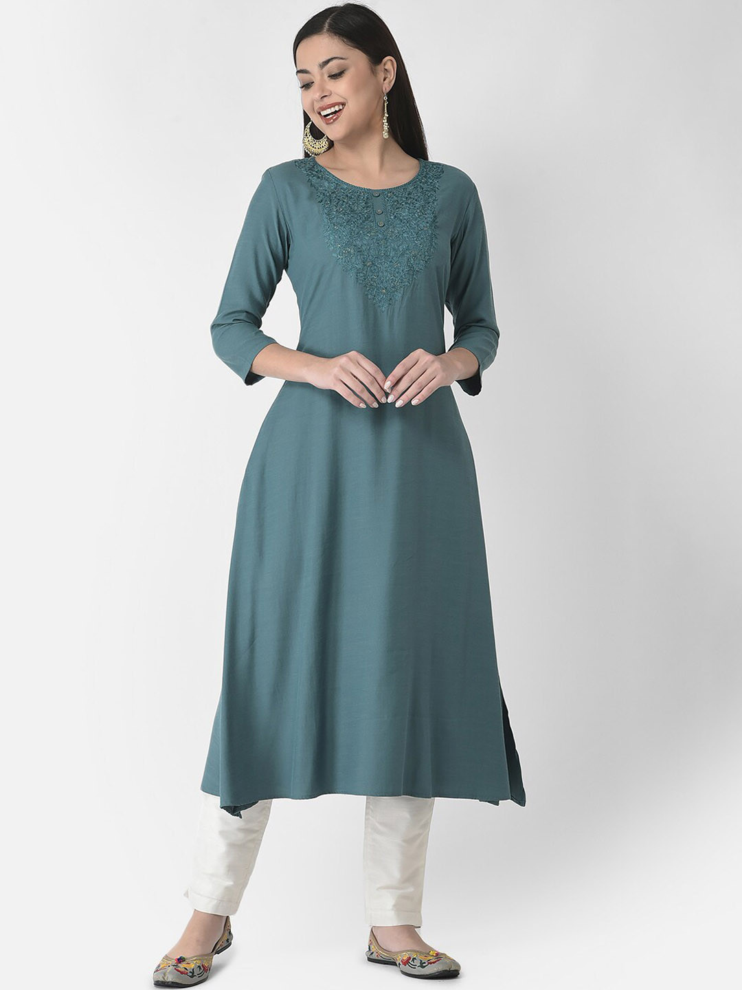 Span A-Line Thread Work Three Quarter sleeves Kurta