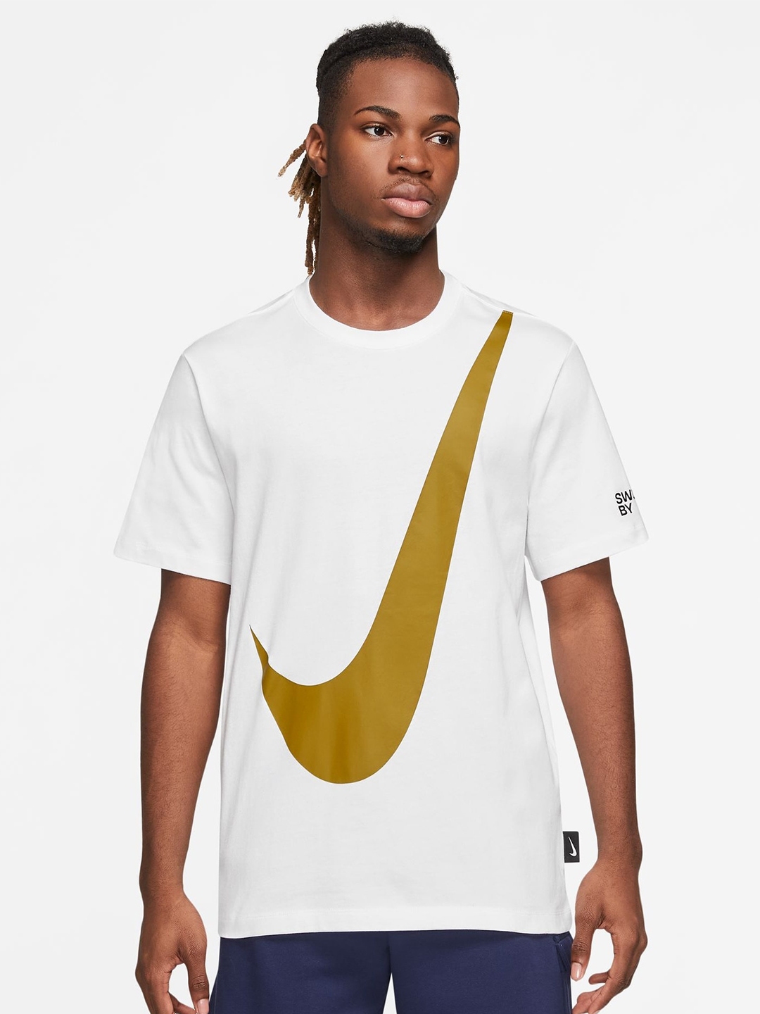 Nike t shirt gold logo hotsell