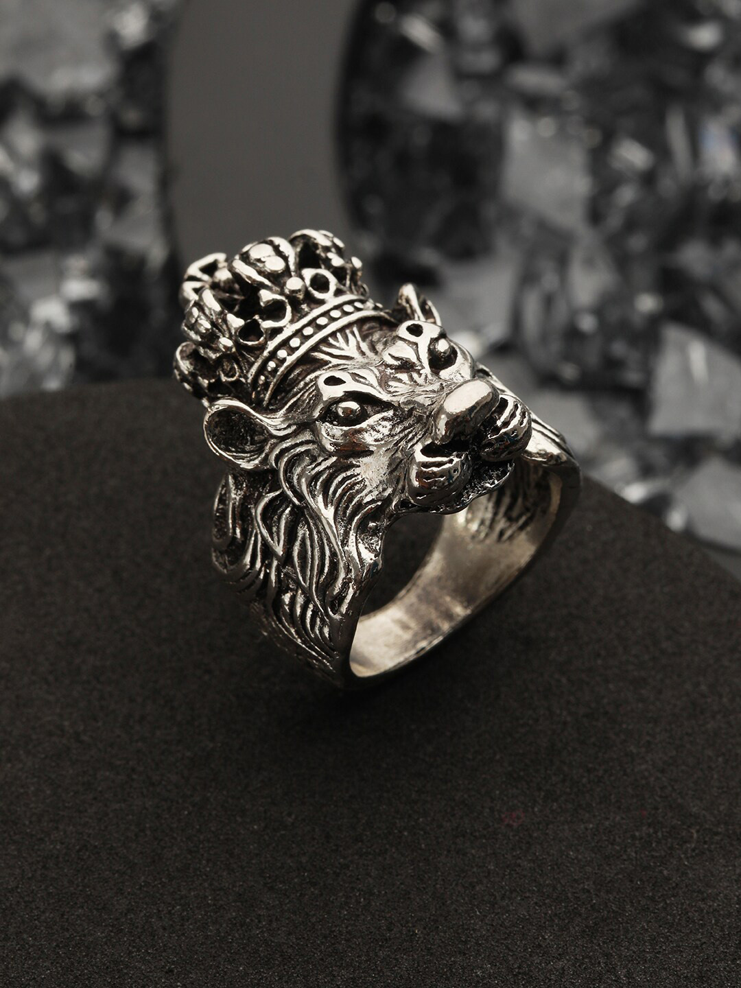 Bold by Priyaasi Men Silver-Plated King Lion Oxidised Finger Ring