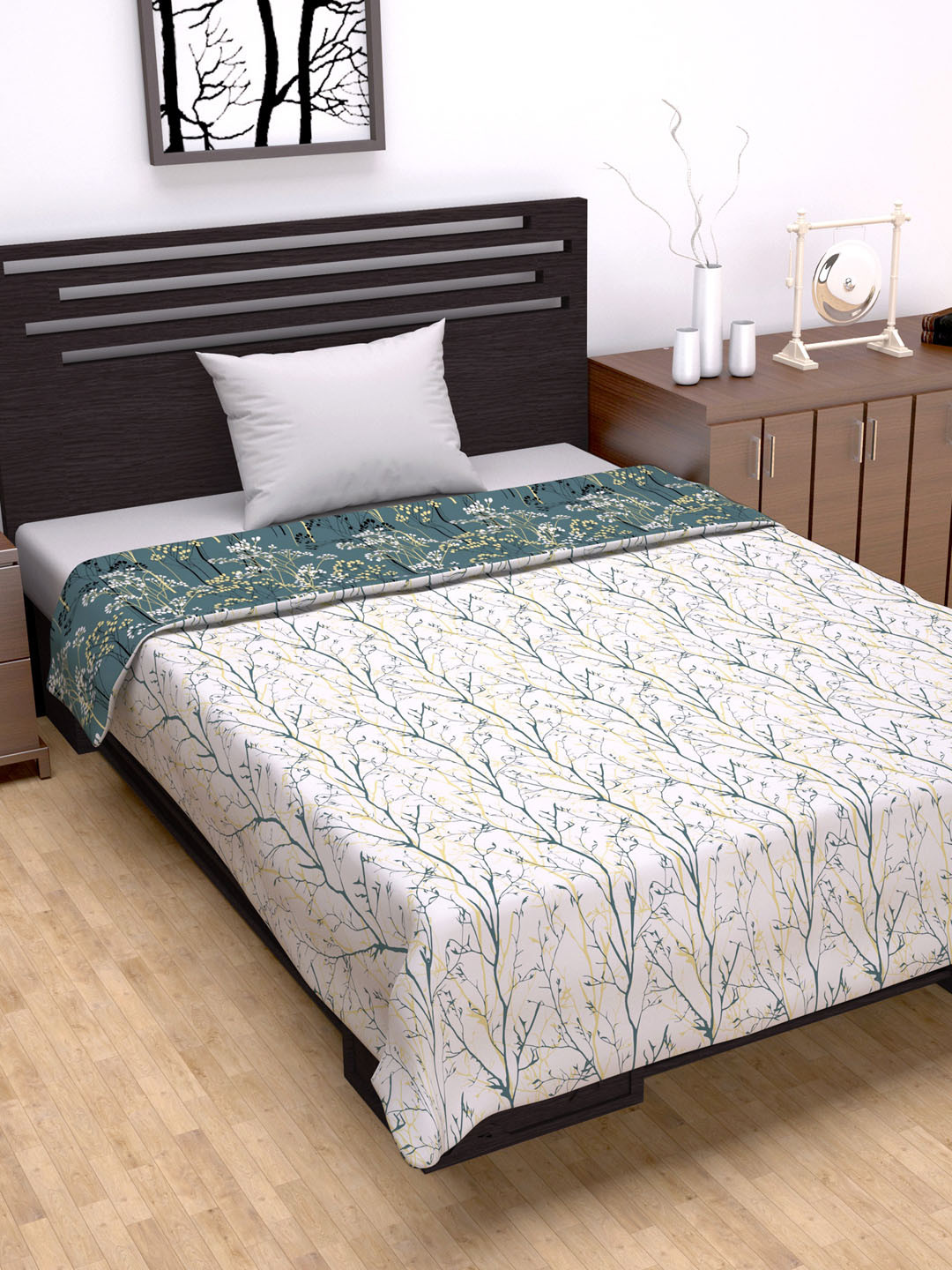 Divine Casa Beetle Grey & White Floral AC Room 120 GSM Single Bed Dohar