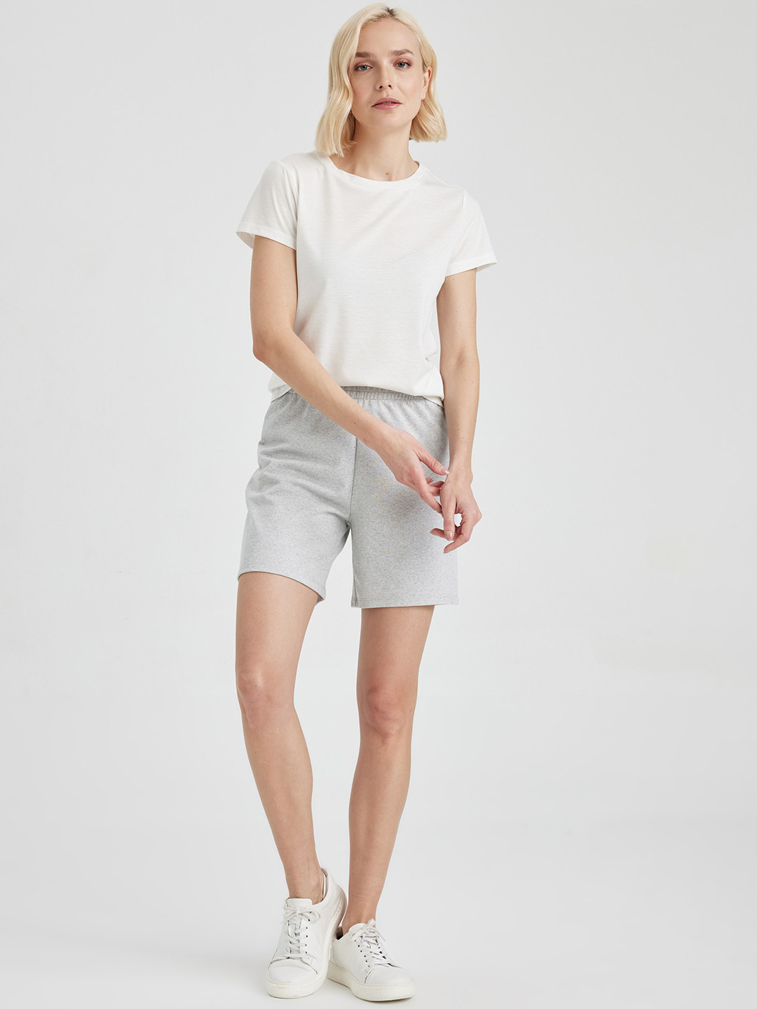 DeFacto Women Mid-Rise Regular Shorts