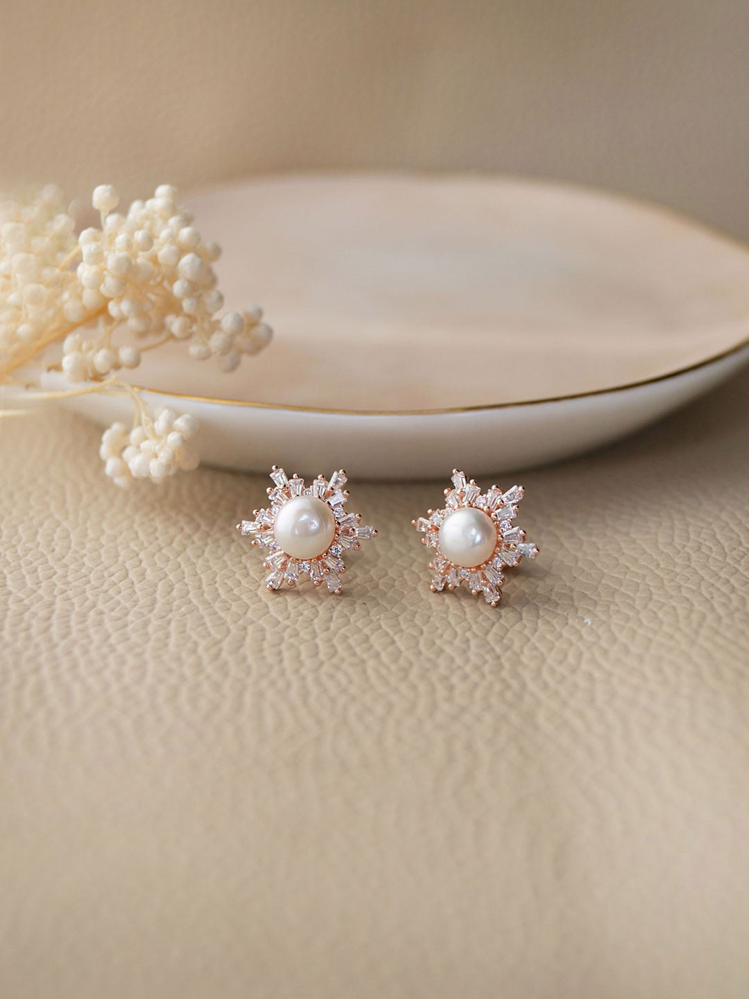 MANNASH Rose Gold-Plated Diamond Shaped Studs Earrings