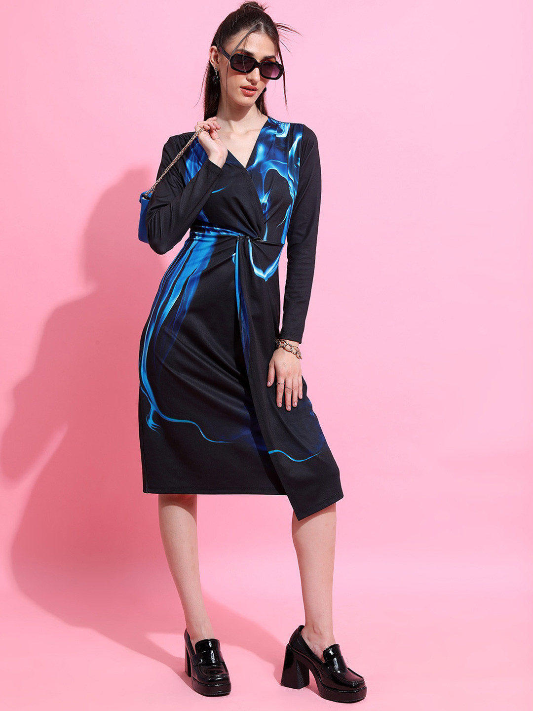 Tokyo Talkies Black V-Neck Long Sleeved  Sheath Dress