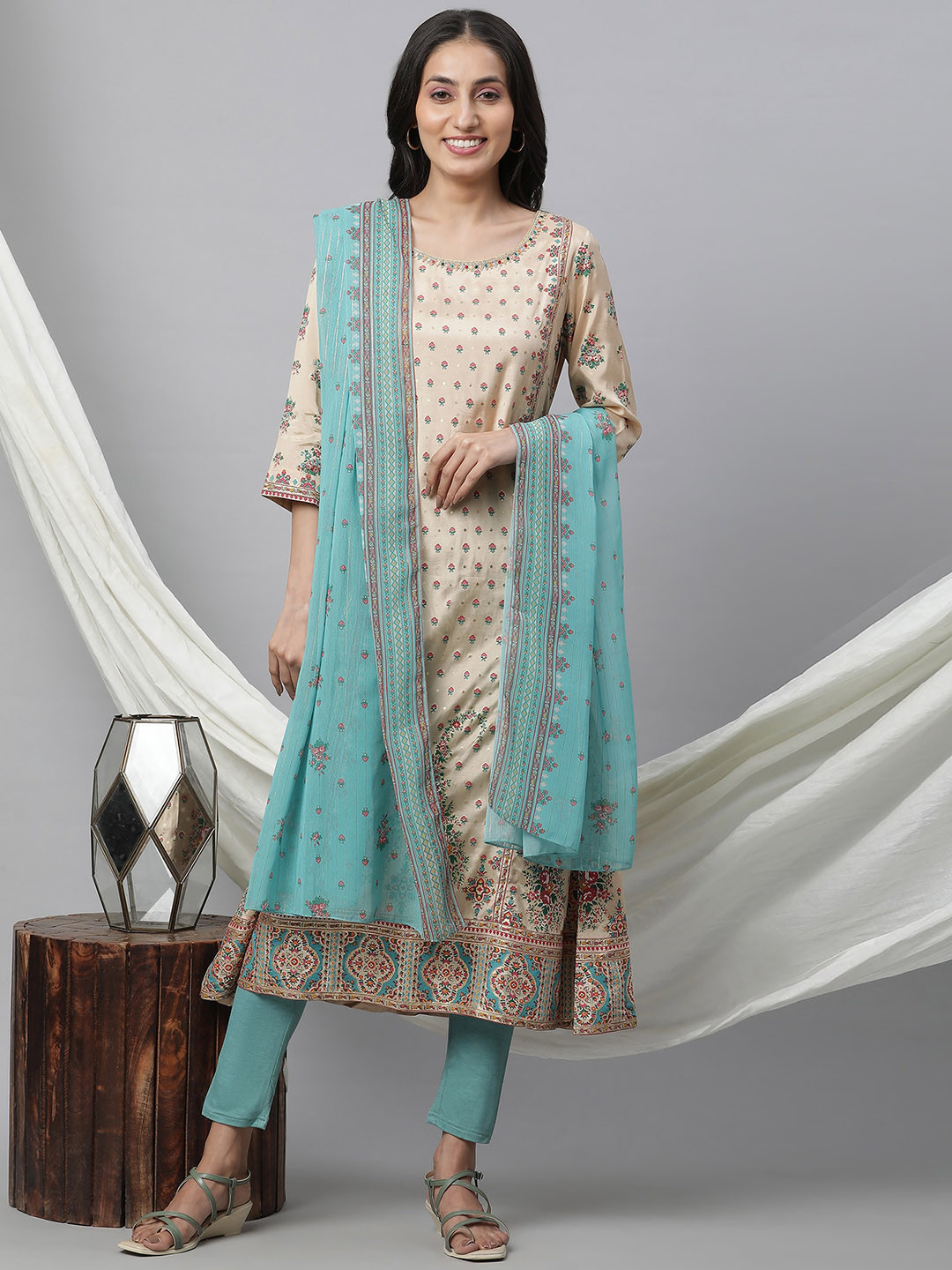AURELIA Ethnic Motifs Printed Round Neck Tie-Up Detailed A-Line Kurta