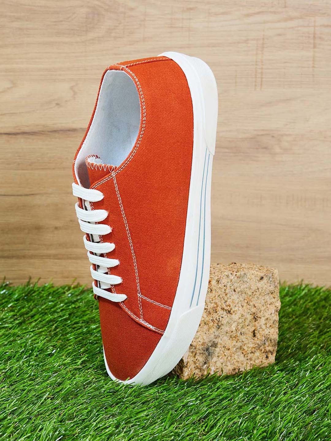 Styli Men Rust Brown & White Canvas Comfort Insole Contrast Sole Sneakers