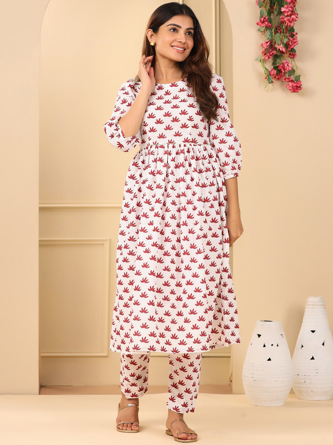 Adveta Ethnic Motifs Printed Puffed Sleeves Kurta With Trousers