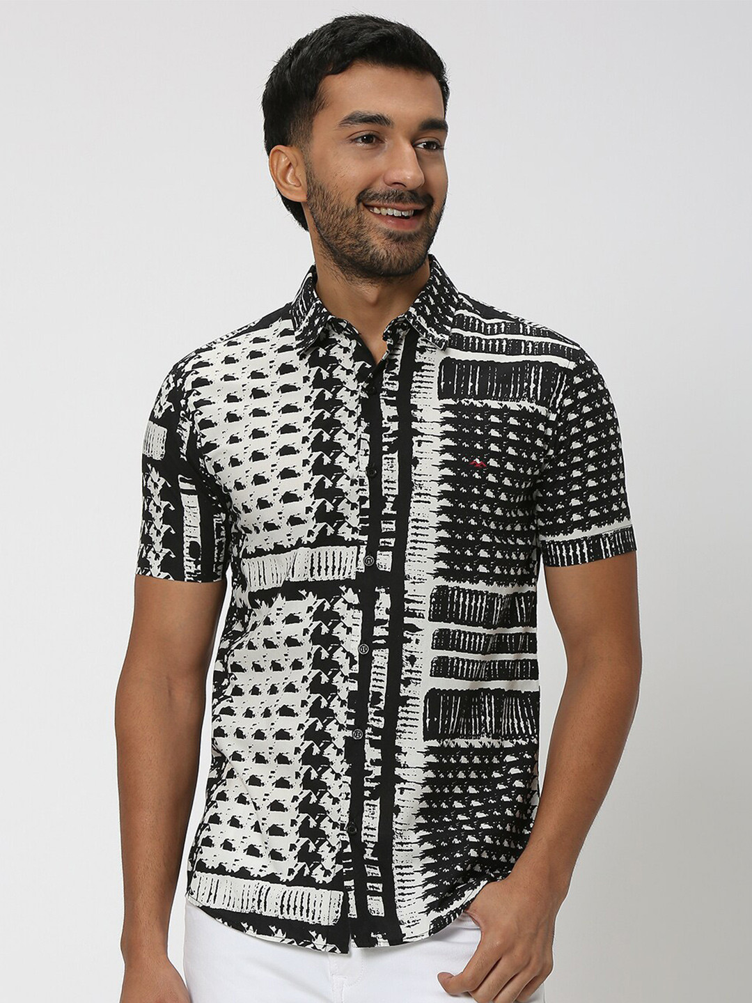 Mufti Abstract Printed Opaque Pure Cotton Casual Slim Fit Shirt