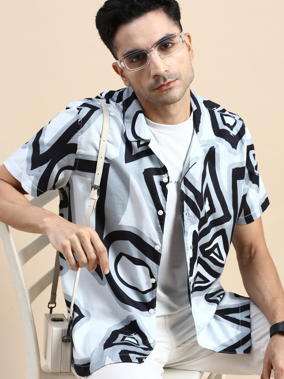 INVICTUS Club Geometric Printed Slim Fit Cotton Casual Shirt