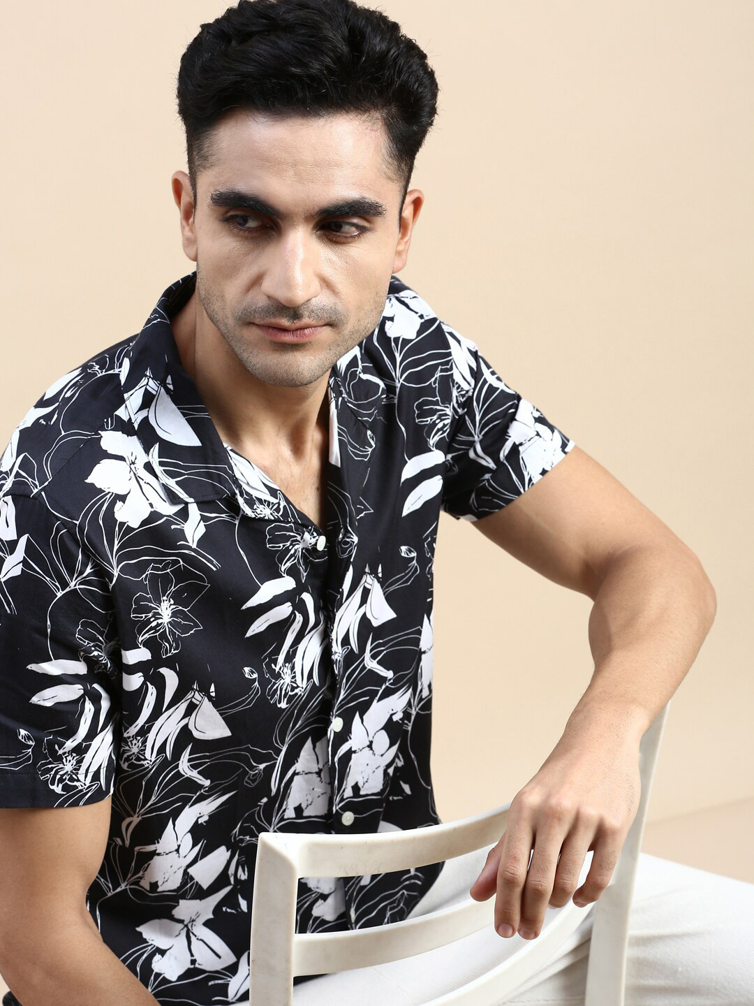 INVICTUS Club Floral Printed Slim Fit Cotton Casual Shirt