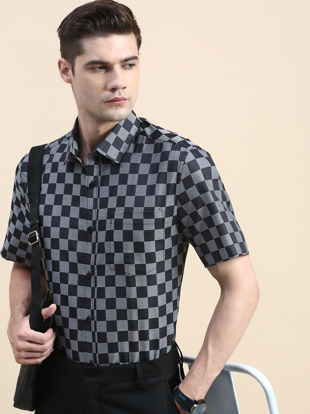 INVICTUS Standard Checked Slim Fit Cotton Formal Shirt