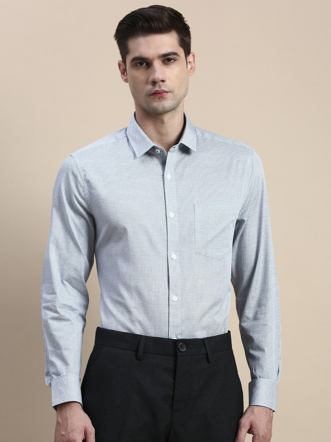 INVICTUS Standard Micro Ditsy Printed Cotton Slim Fit Formal Shirt