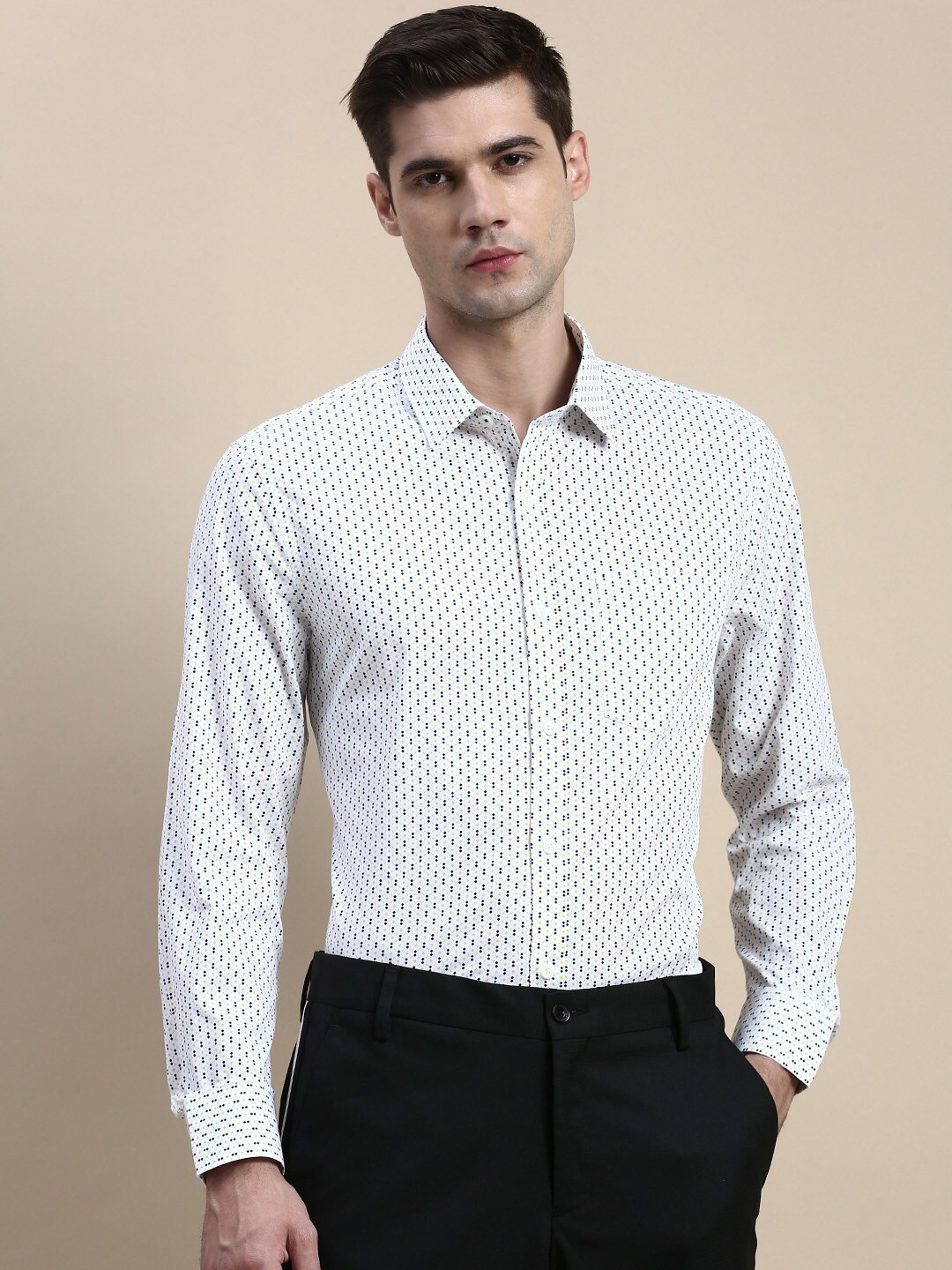 INVICTUS Standard Spread Collar Micro Ditsy printed Slim Fit Opaque Formal Cotton Shirt