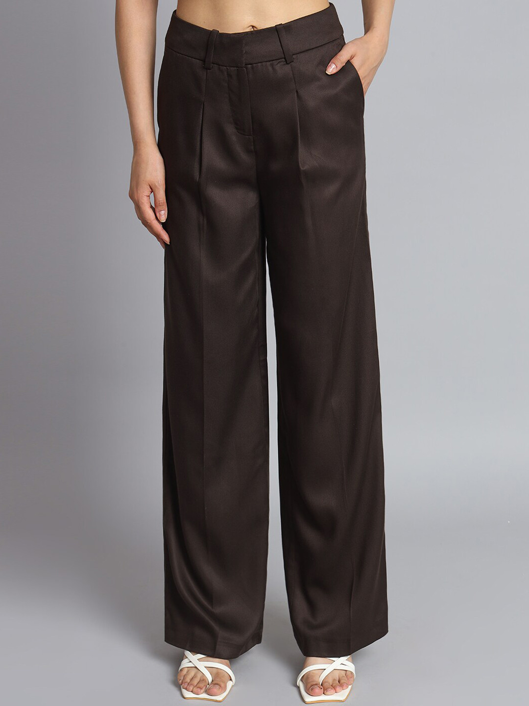 NoBarr Women Mid-Rise Parallel Trousers