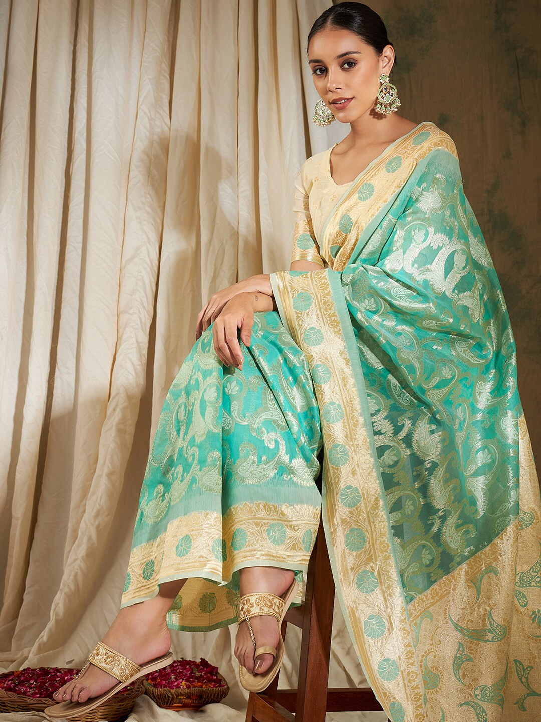 Sangria Sea Green & Gold-Toned Paisley Woven Design Zari Kanjeevaram Saree