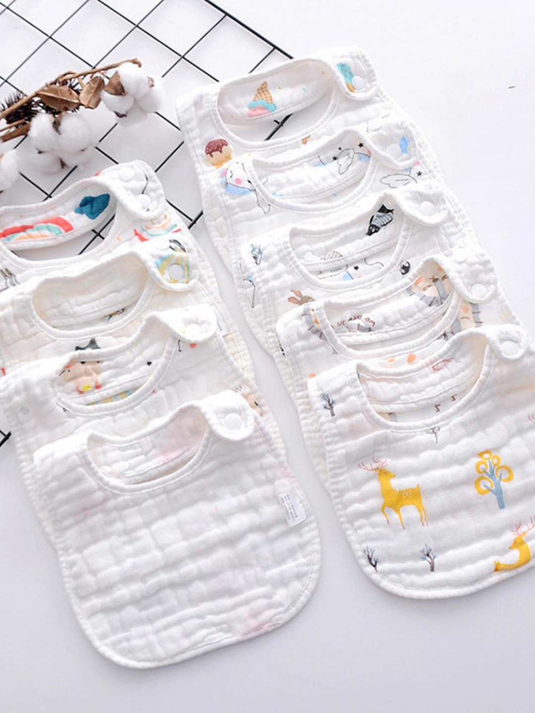 YOUSTYLO Infants Pack Of 4 Printed Bibs