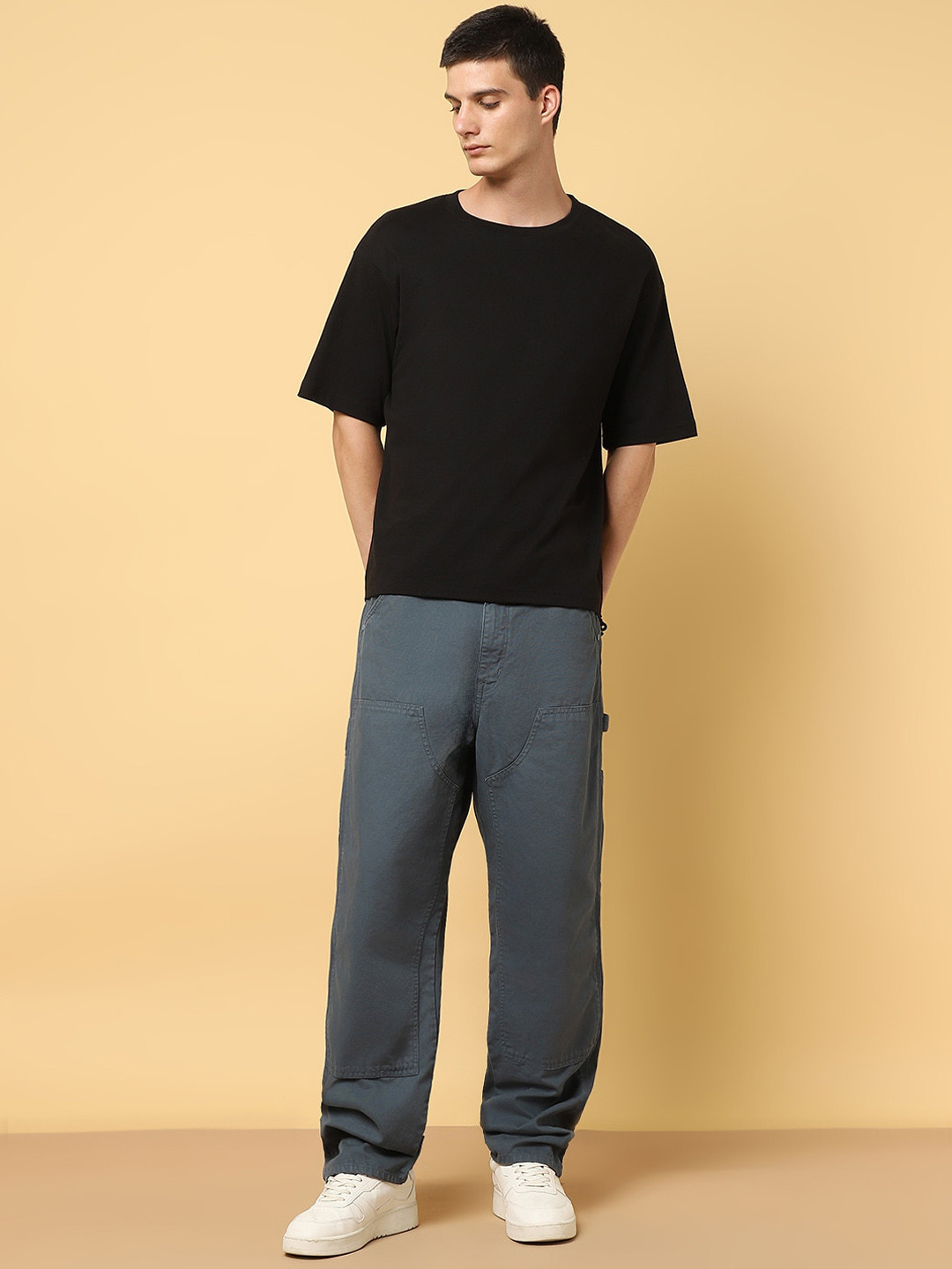 Wrangler Men Relaxed Fit Low Rise Clean Look Cotton Jeans