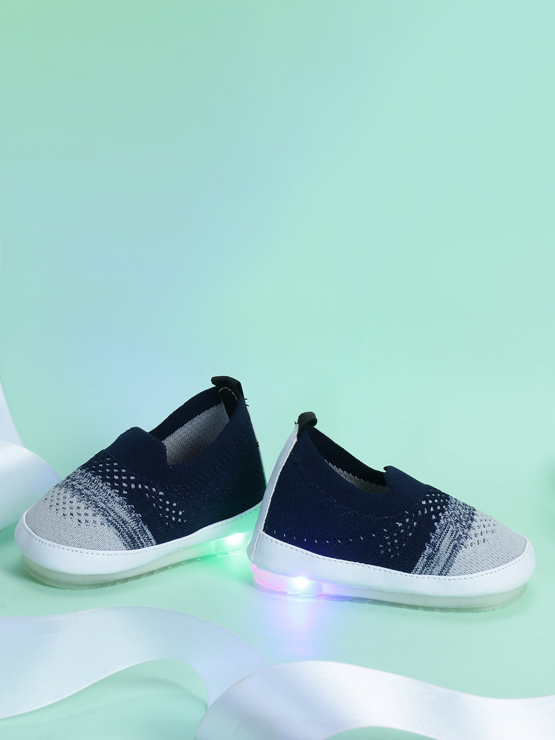 CHiU Kids Textured Lightweight Mesh Comfort Insole Slip-On Sneakers With LED Lights