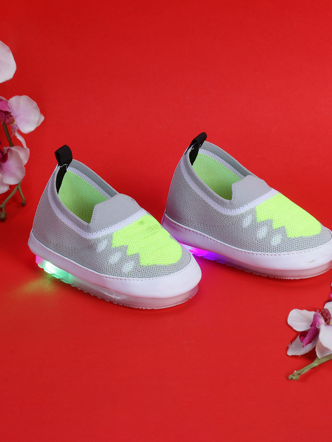 CHiU Infants Textured Lightweight LED Slip-On Sneakers