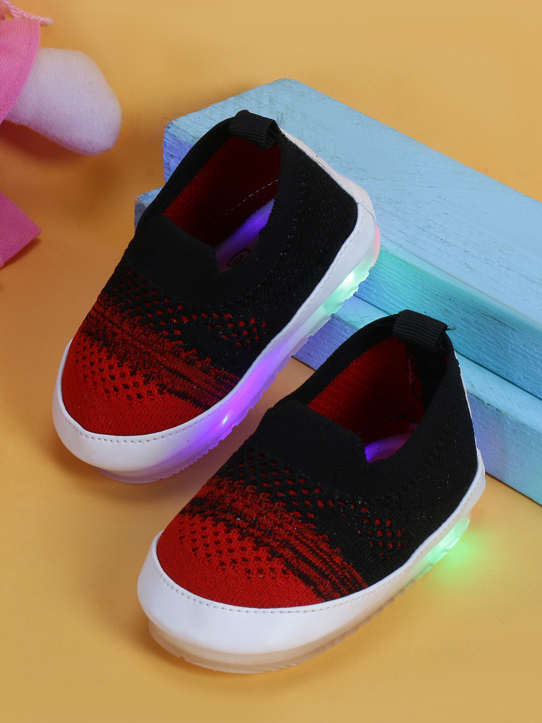 CHiU Infants Textured Lightweight LED Slip-On Sneakers