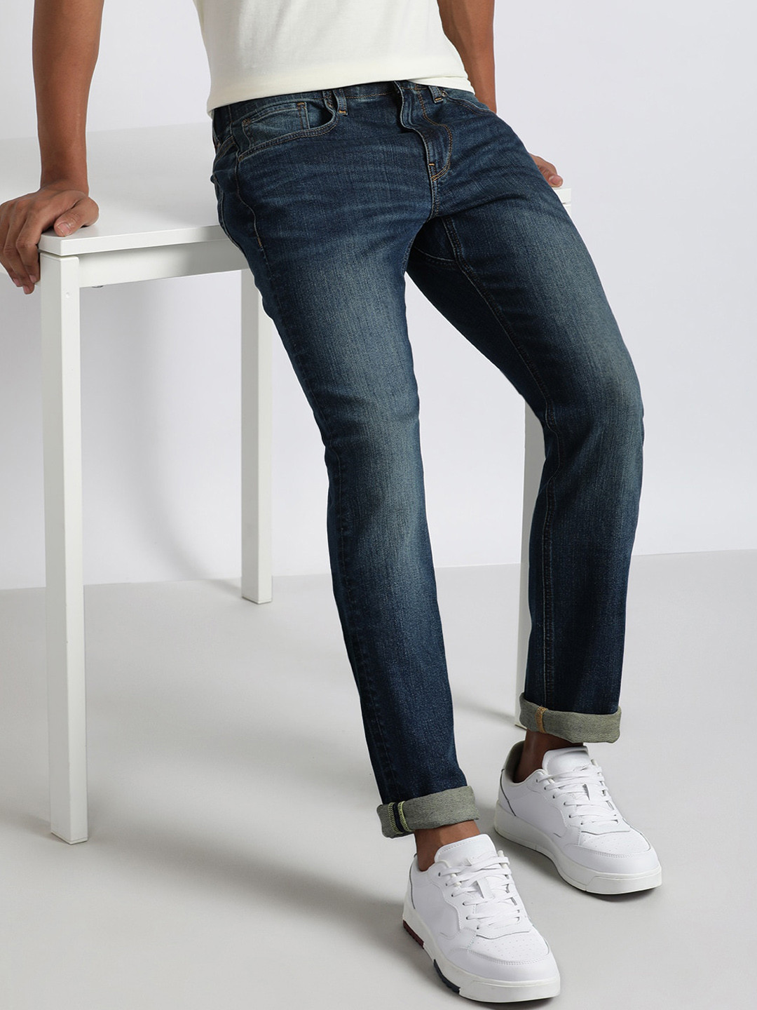 Lee Men Slim Fit Clean Look Light Fade Stretchable Jeans