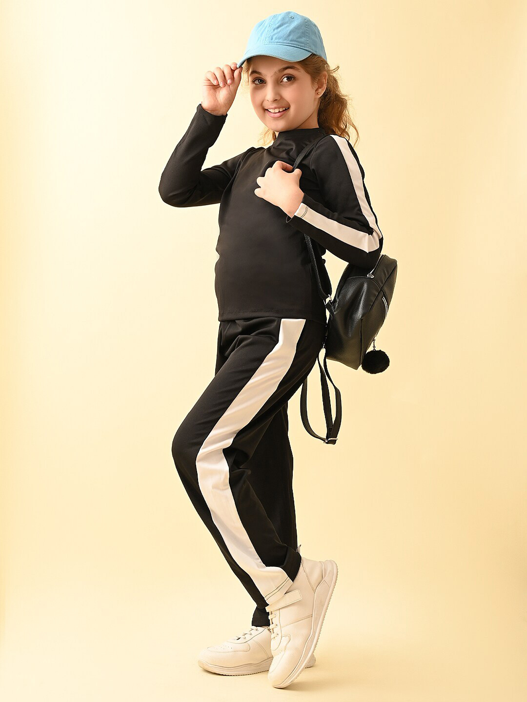 LilPicks Round Neck Full Sleeve T-shirt with Trousers