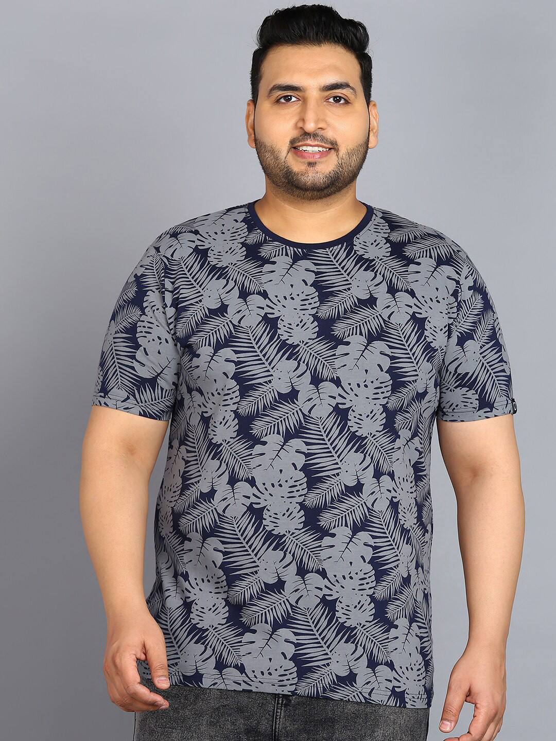 Urbano Plus Men Tropical Navy Blue Printed Pure Cotton Round Neck Short Sleeves Regular Fit T-shirt