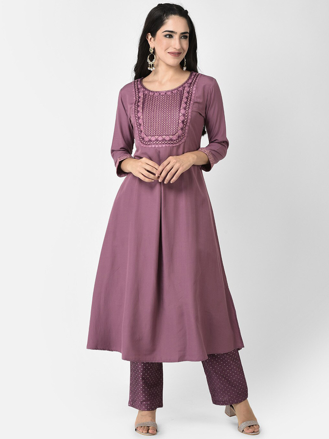Span Round Neck Thread Work Anarkali Kurta