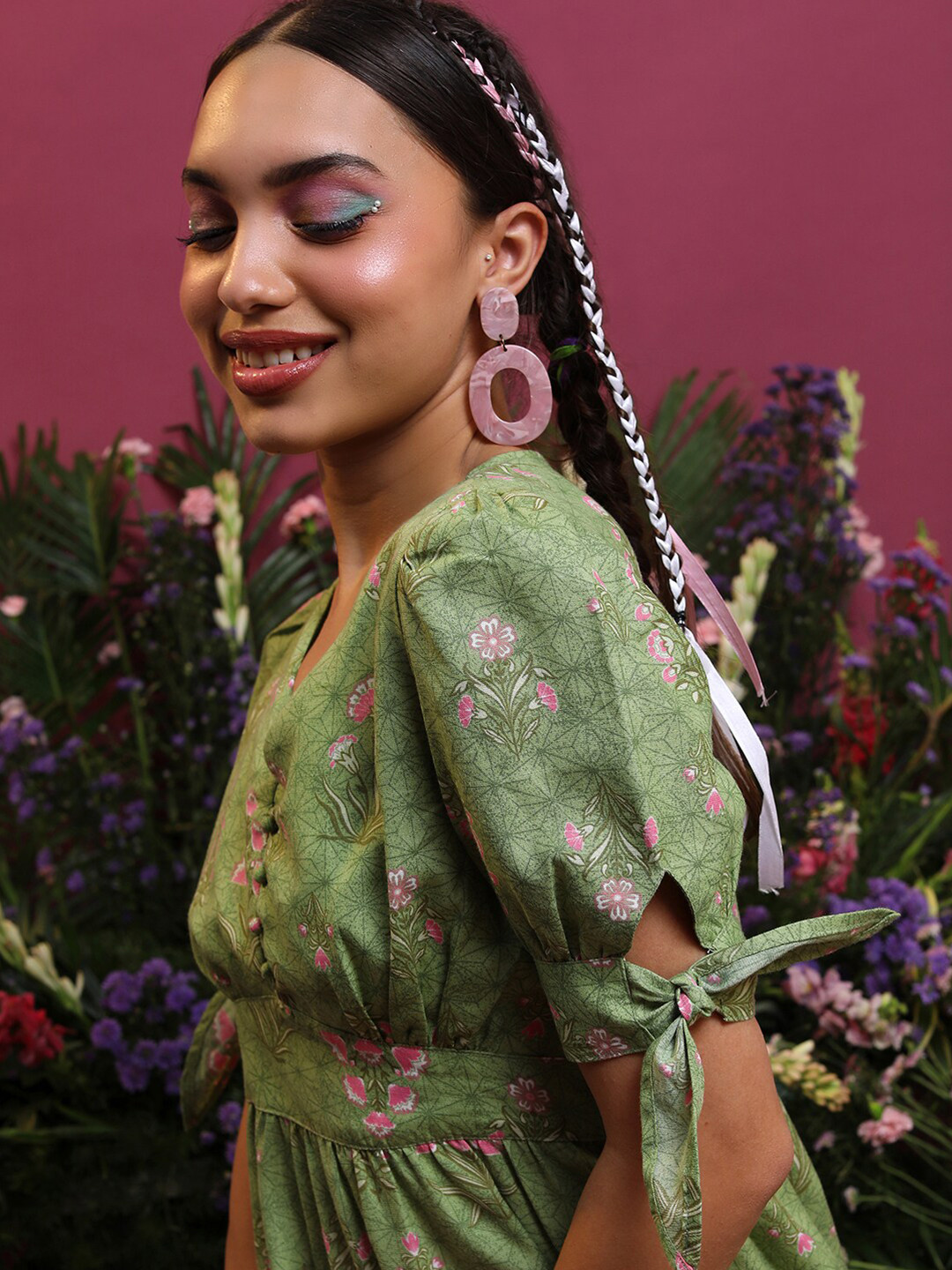 Vishudh Green Floral Printed V-Neck Puff Sleeves Pleated Empire Midi Dress