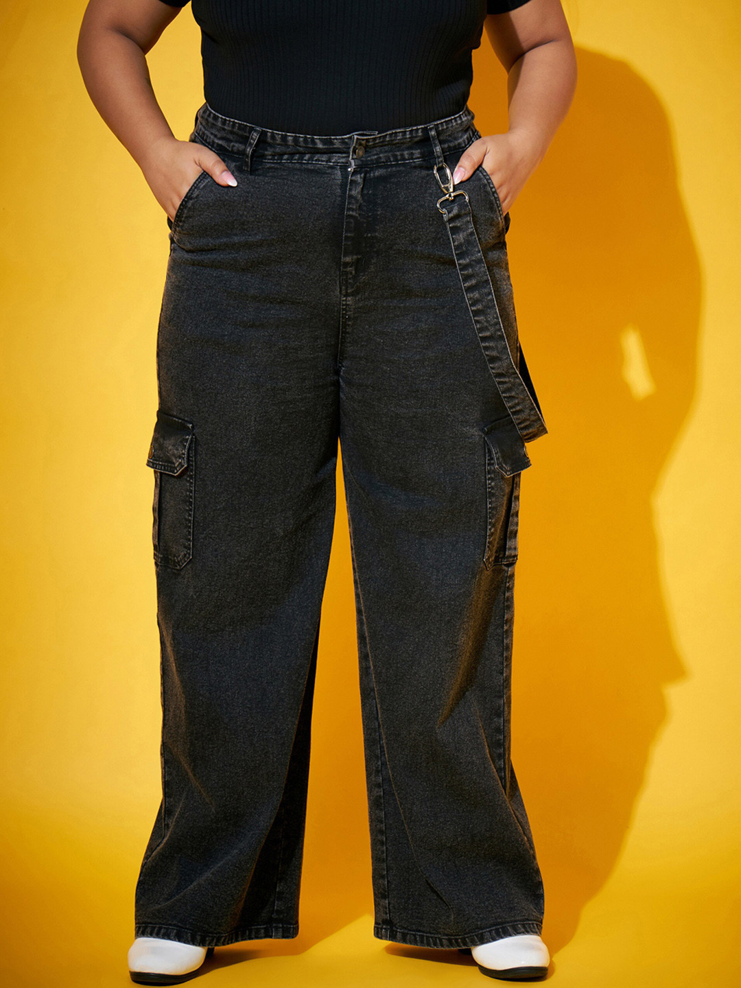SASSAFRAS Curve Women Mid-Rise Comfort Straight Fit Stretchable Jeans