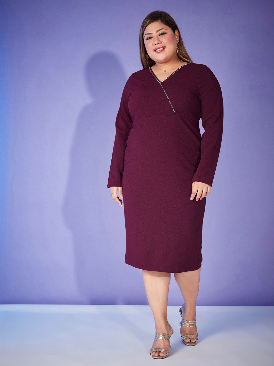 SASSAFRAS Curve Plus Size Burgundy V-Neck Embellished Sheath Dress
