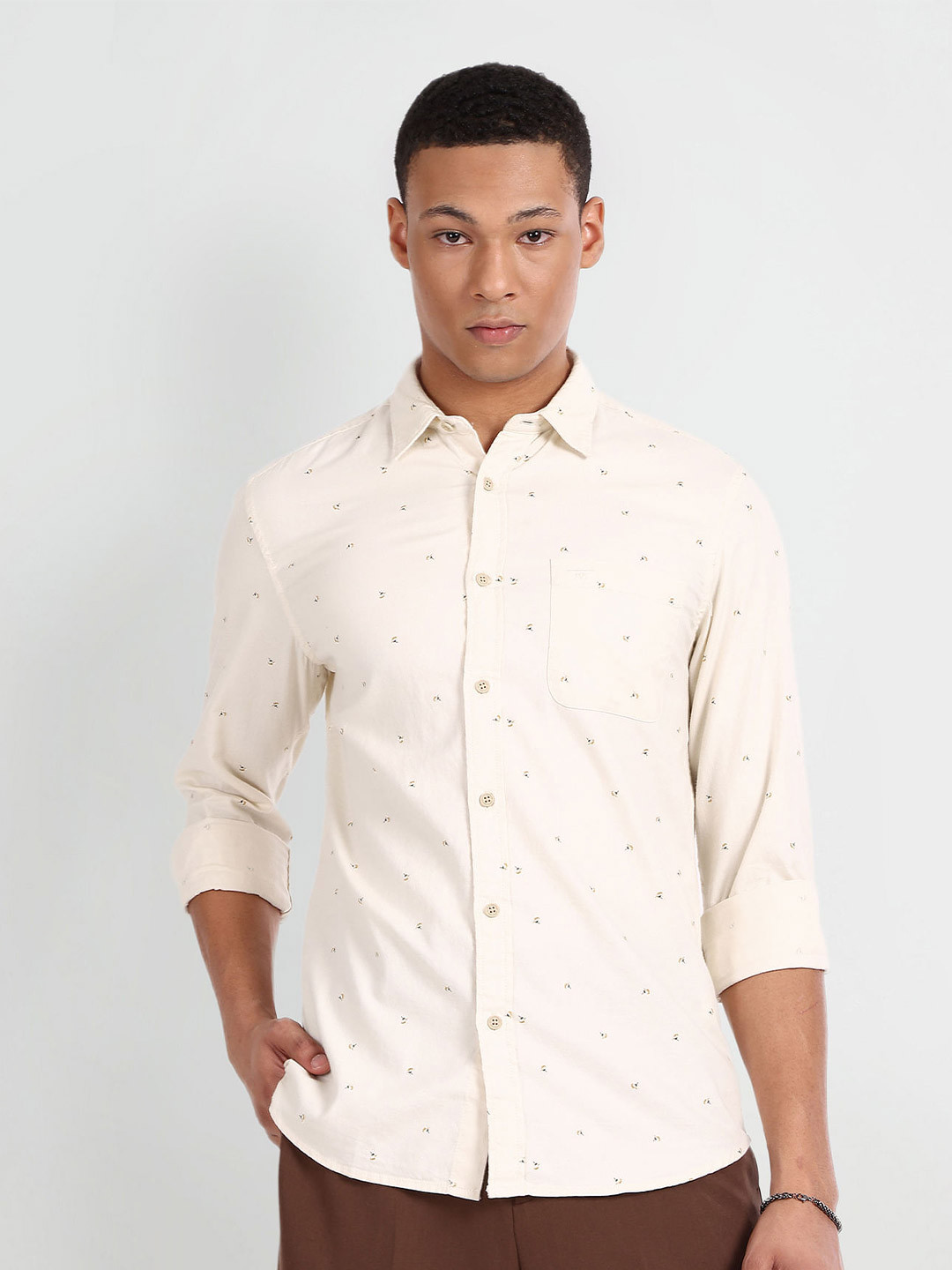 Flying Machine Micro Ditsy Printed Spread Collar Slim Fit Pure Cotton Casual Shirt