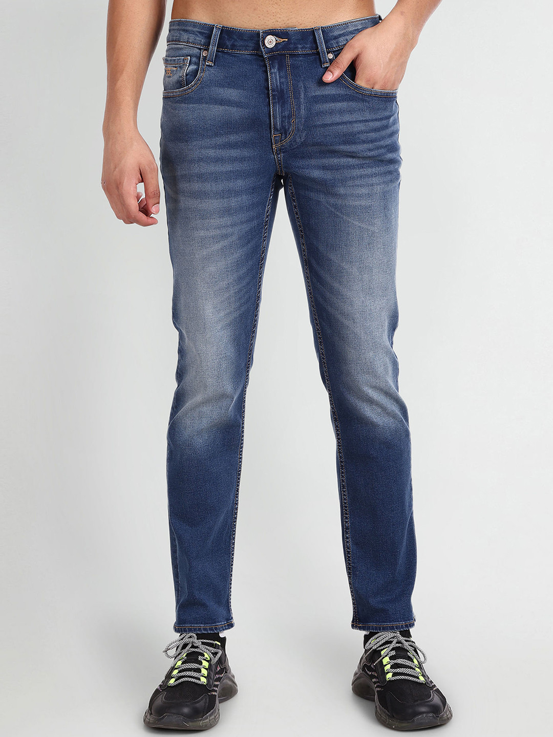 Flying Machine Men Clean Look Mid Rise Whiskers Heavy Fade Tapered Fit Stretchable Jeans