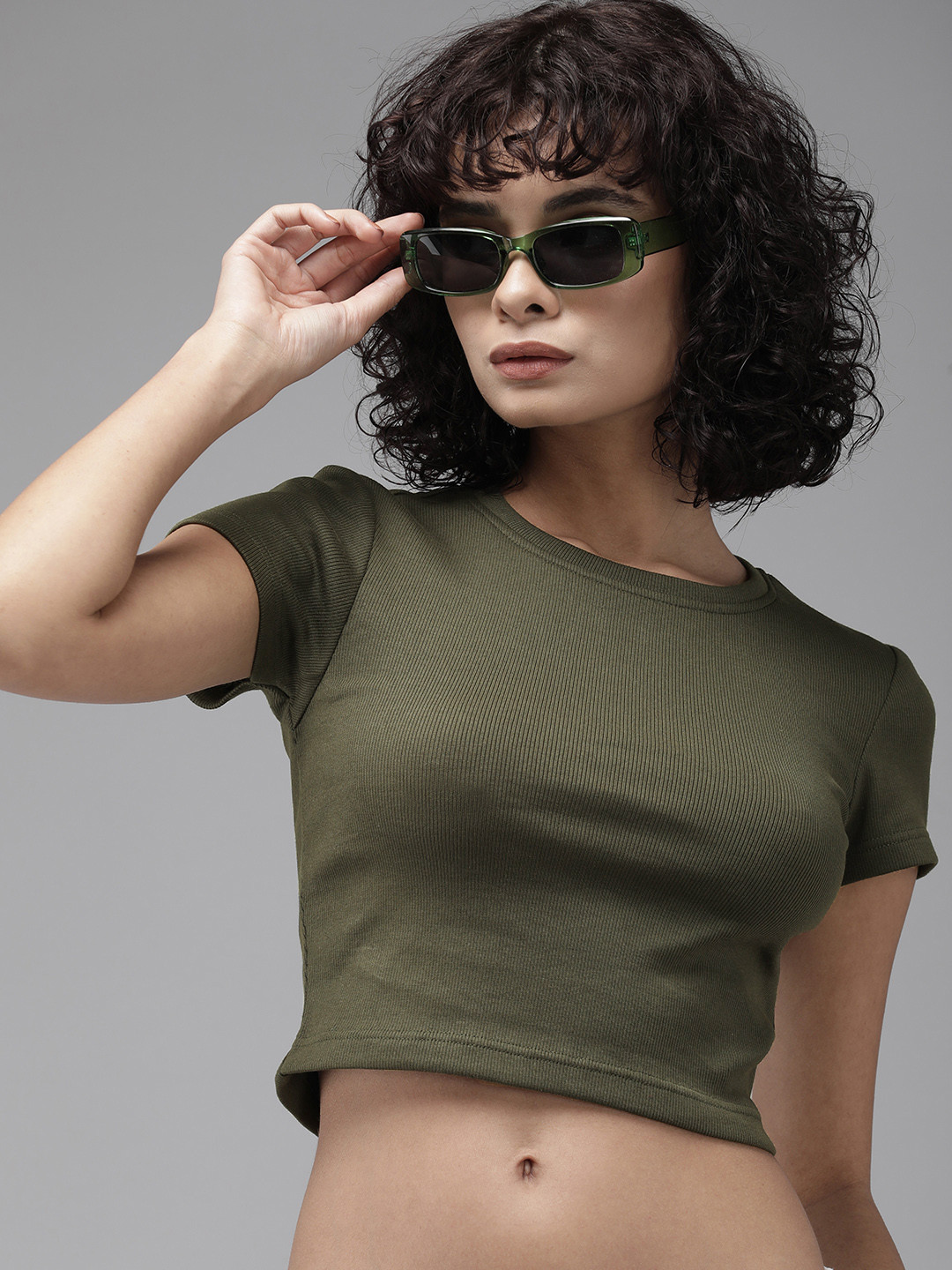 Roadster Women Solid Fitted Crop Top