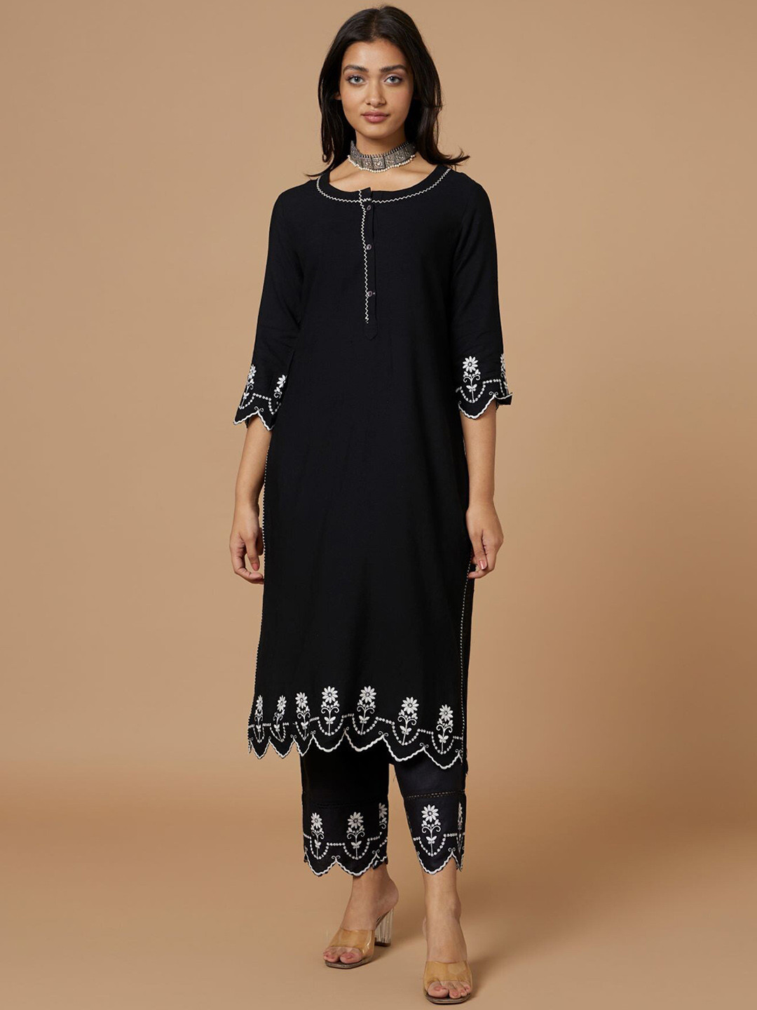 Bombay Bloom Floral Embroidered Linen Kurta with Trousers