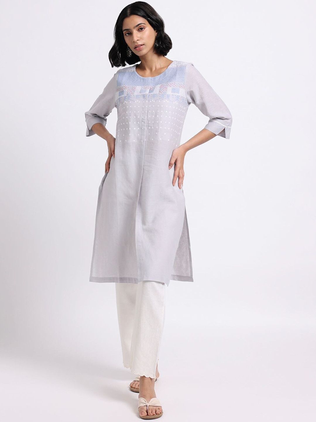 Bombay Bloom Ethnic Motifs Yoke Design Thread Work Linen Kurta with Trousers