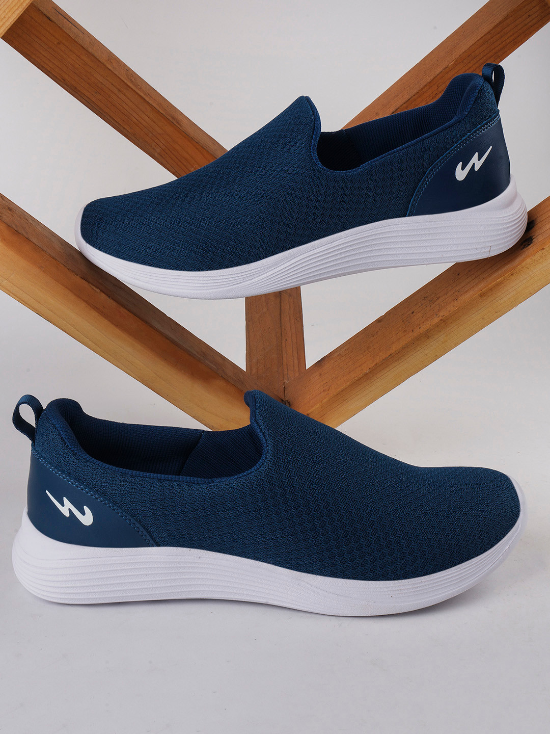 Campus SHUTTLE Men Slip-On Walking Shoe