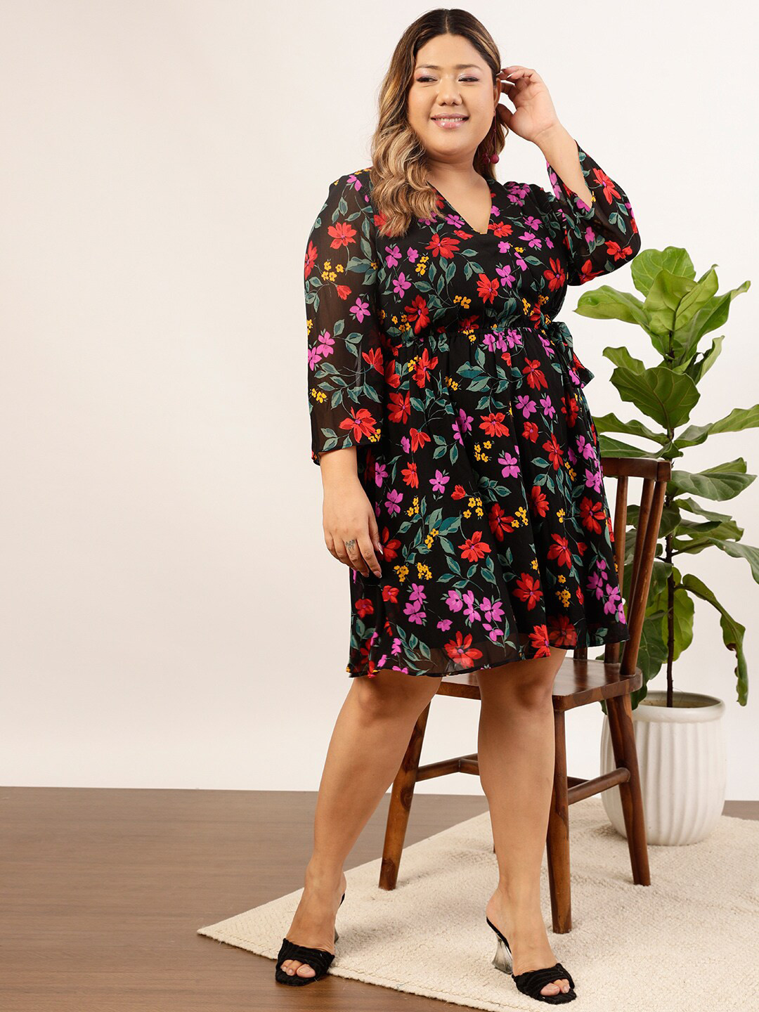 CURVY STREET Plus Size Black Floral Printed V-Neck Tie Ups Chiffon Fit & Flare Dress