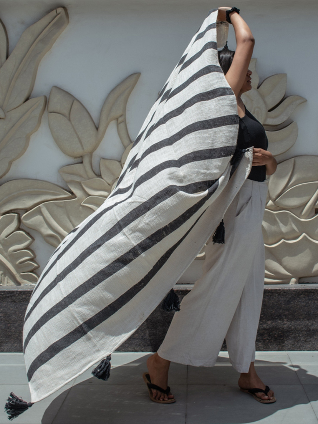 Art Avenue FREESIA White & Black Striped Cotton Throw