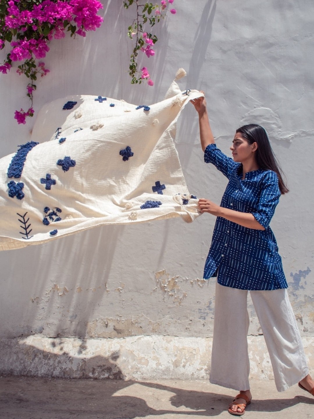Art Avenue Anguilla White & Blue Textured Cotton Throw