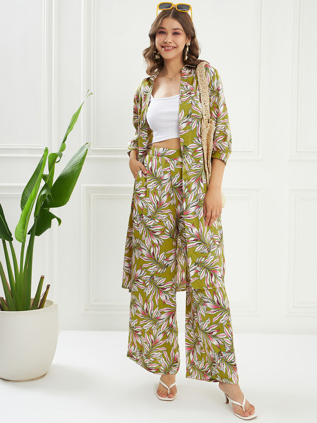 KASSUALLY Green & White Tropical Printed Long Shrug With Trouser