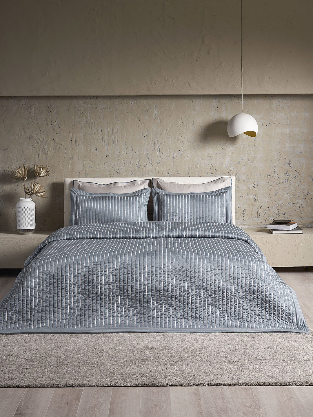 DDecor Mild Winter Striped Cotton 210 GSM Double Bed Quilt With 2 Pillow Covers