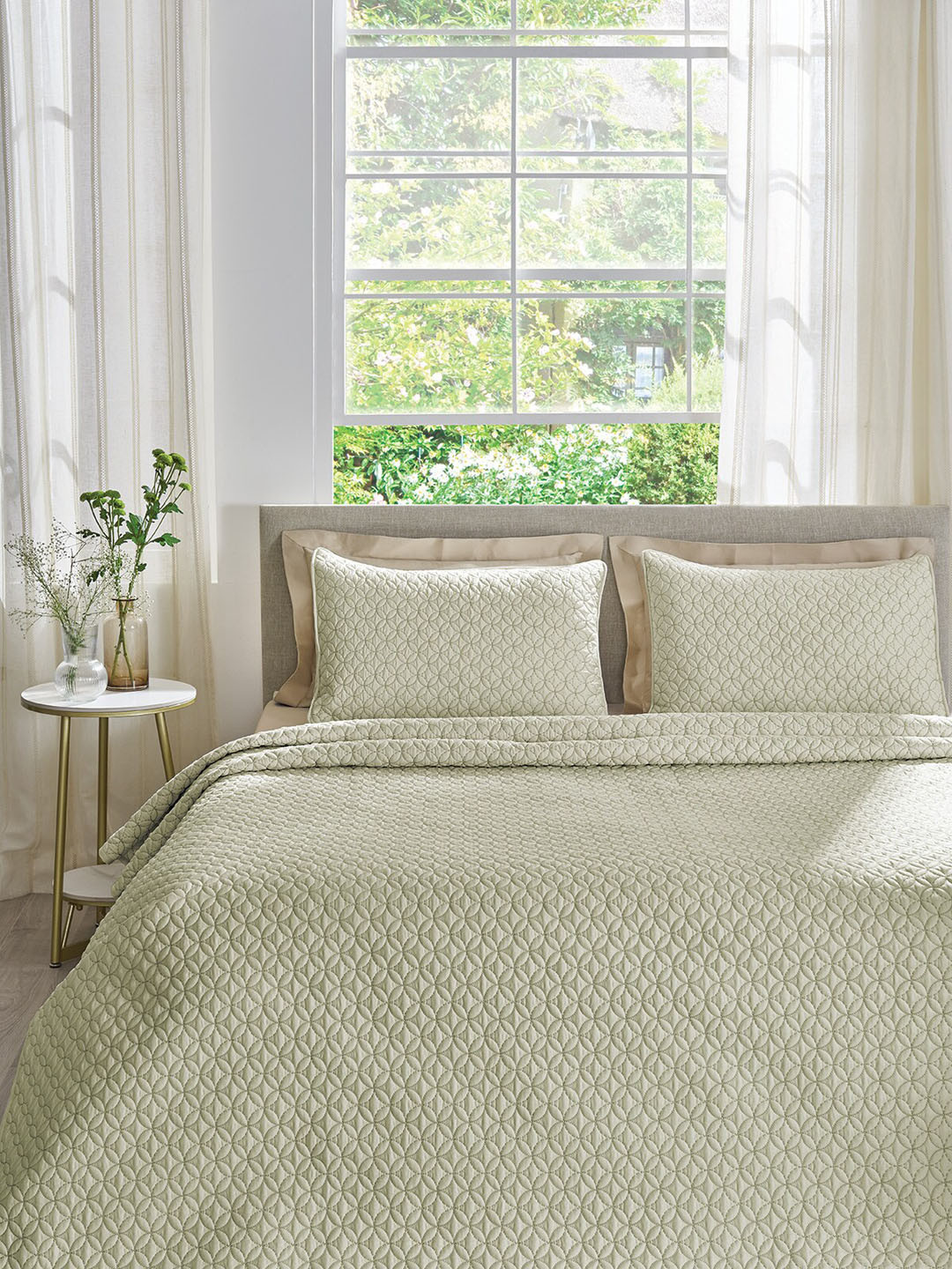 DDecor Green Embroidered Cotton 210 TC Double Bed Comforter With 2 Pillow Covers