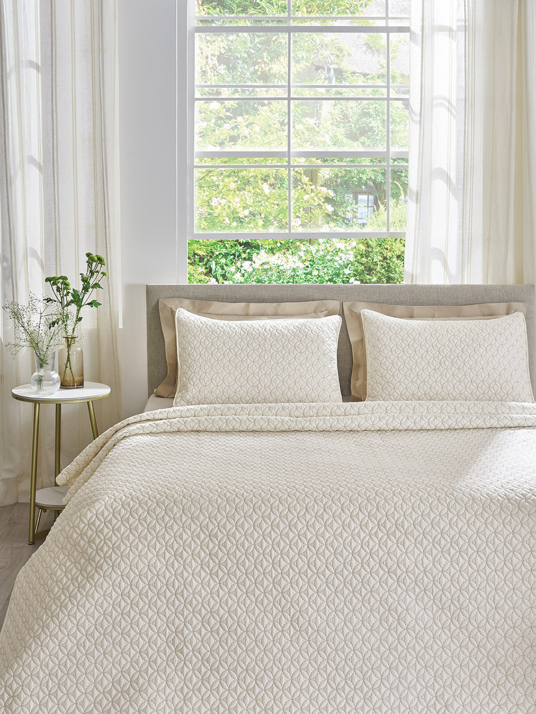 DDecor White Embroidered Cotton 210 TC Double Bed Comforter With 2 Pillow Covers