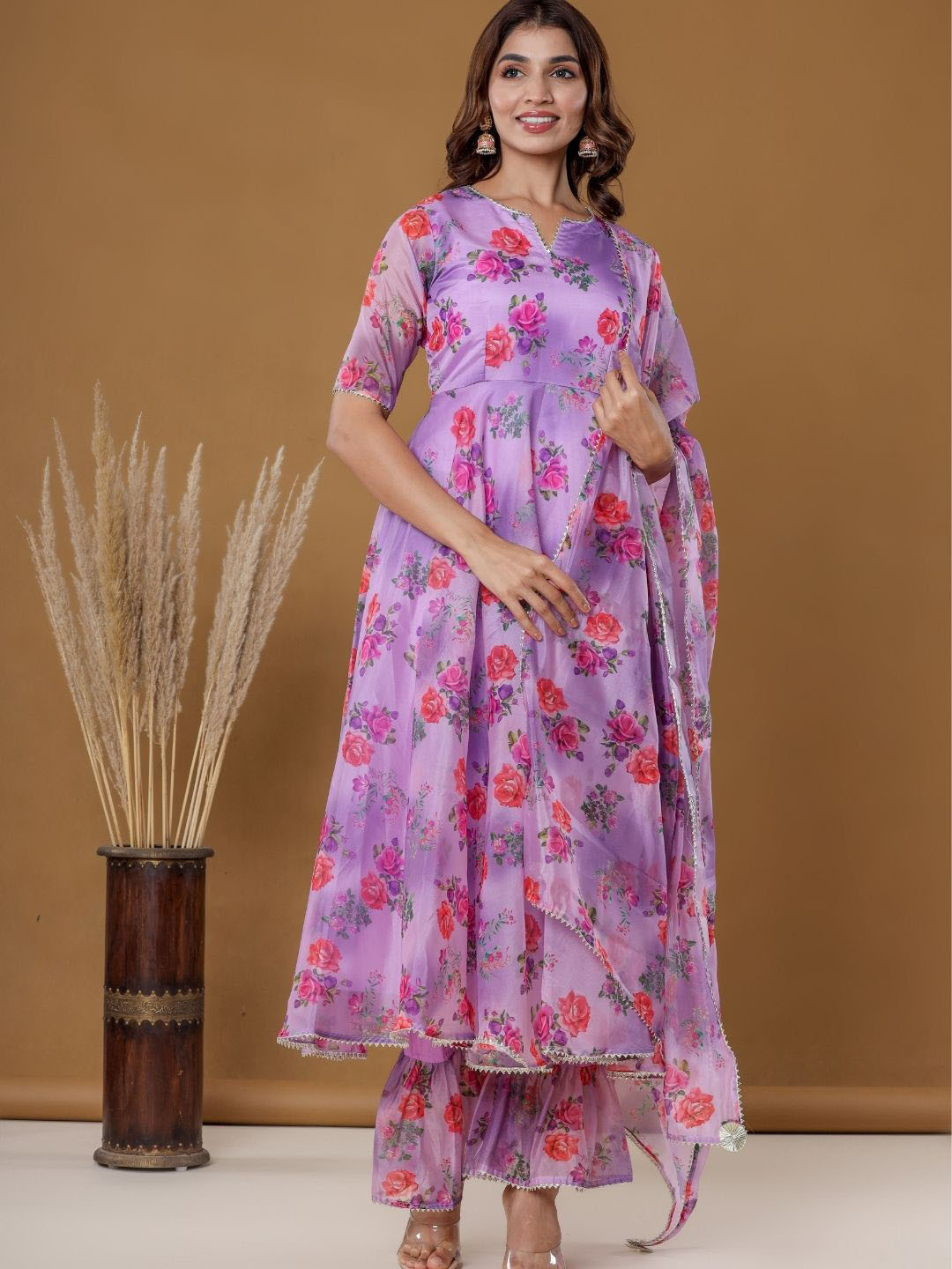 HOUSE OF JAMOTI Round Neck Floral Printed Gotta Patti  Kurta & Trousers With Dupatta