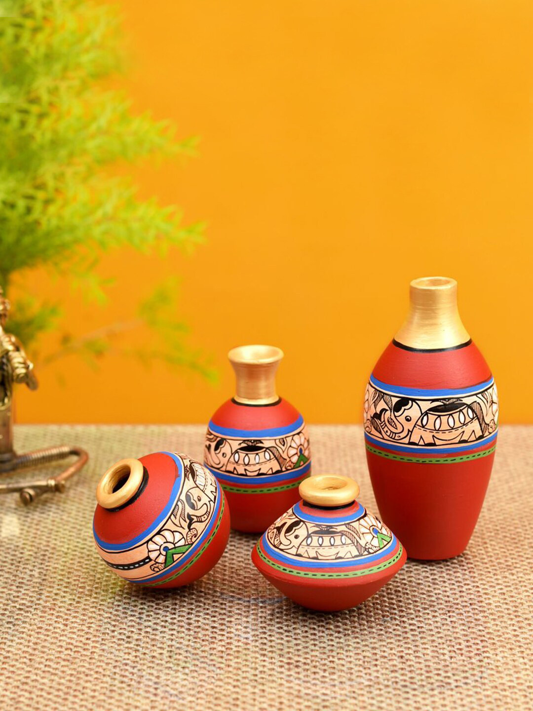 AAKRITI ART CREATIONS Red 4 Pieces Rustic Madhubani Printed Vases