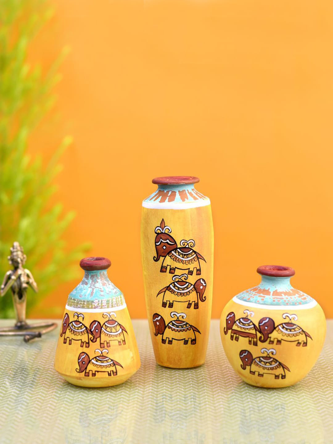 AAKRITI ART CREATIONS 3-Pcs Yellow Happy Elephant Scratched Printed Vases